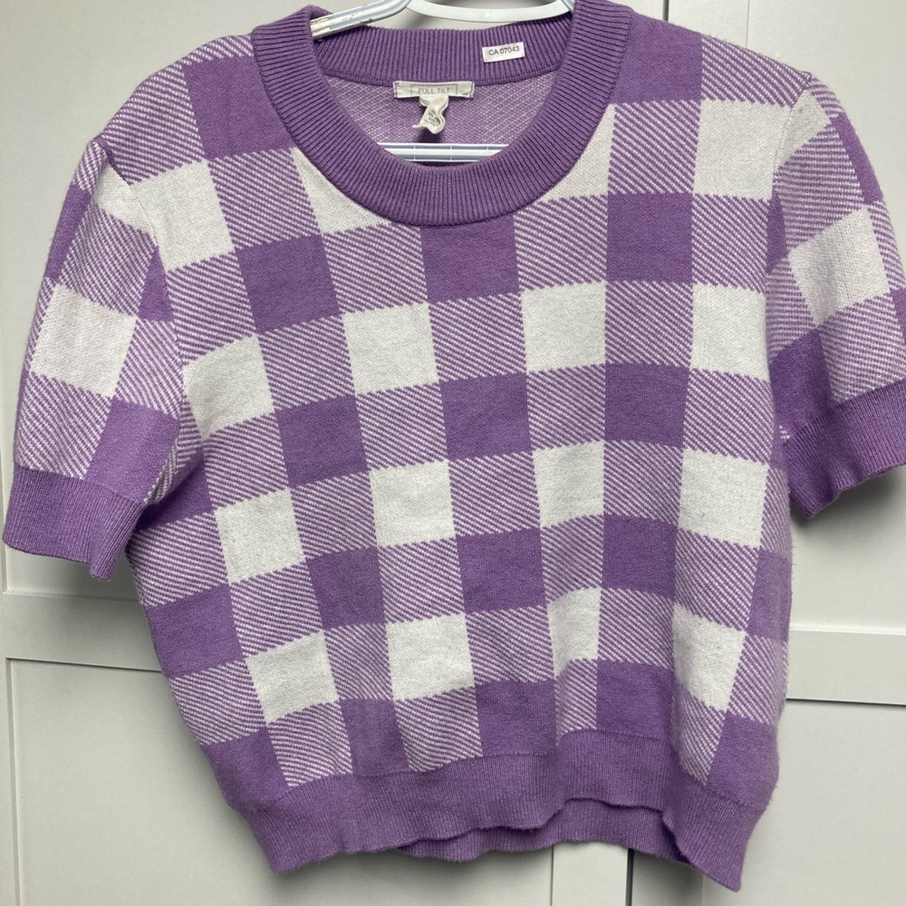 Shirt sleeve checkered sweater, size xs but fits like a medium